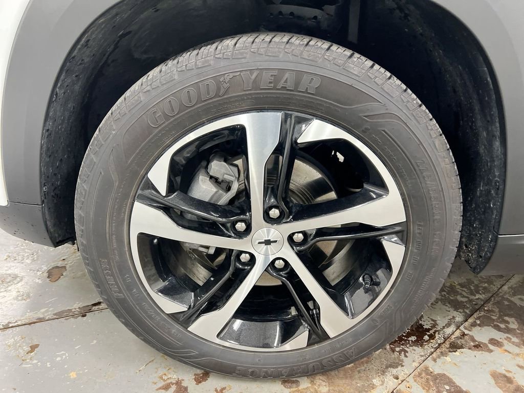 Used 2024 Chevrolet Trax RS w/ Driver Confidence Package FWD image 26