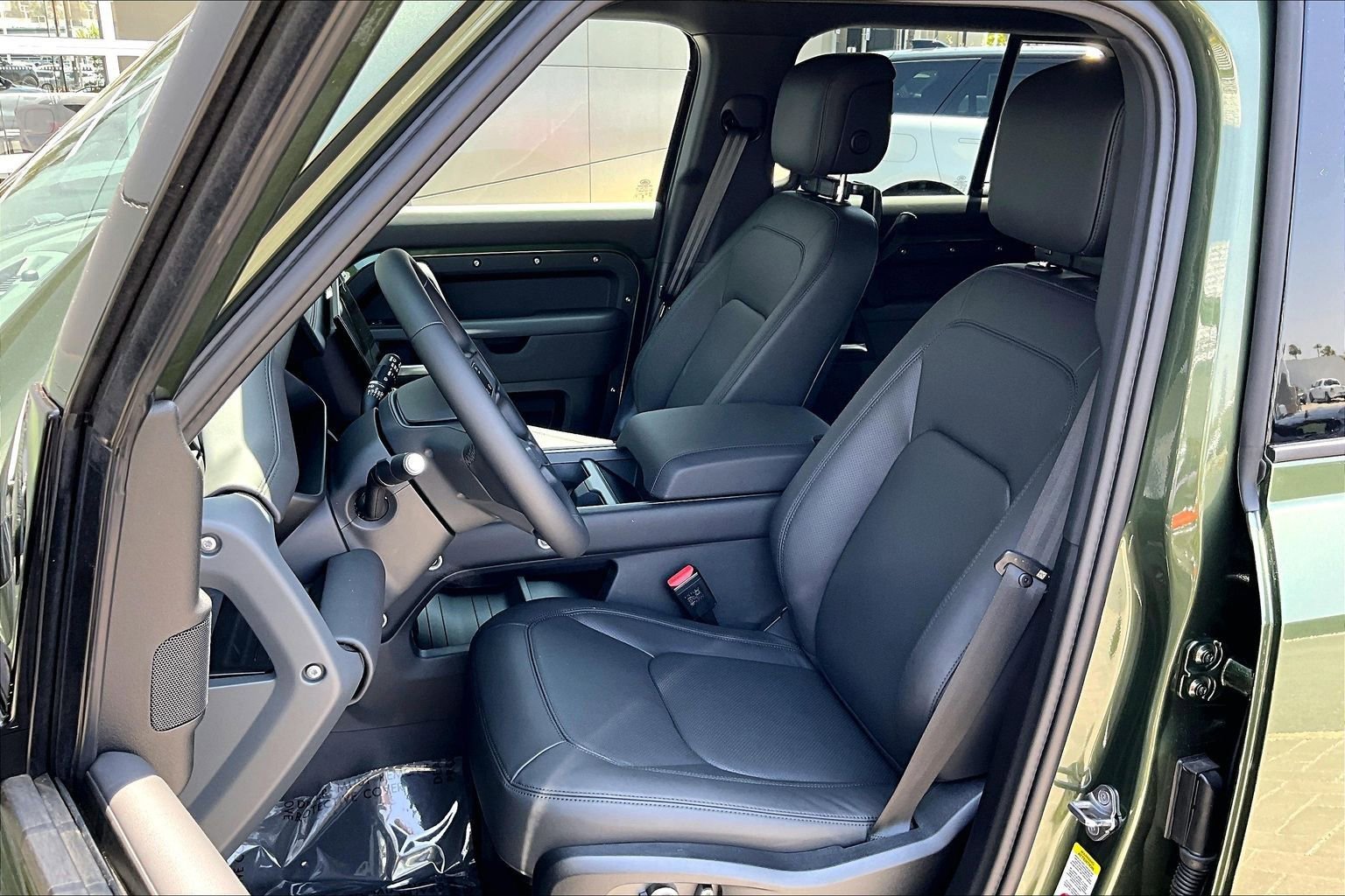 New 2026 Land Rover Defender 130 X-Dynamic SE AWD/4WD image 9