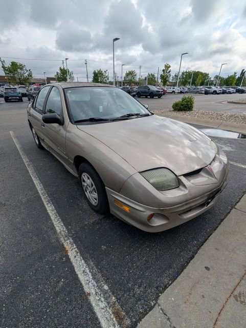 Used 2002 Pontiac Sunfire SE w/ Opt Pkg 1 FWD image 2