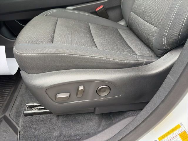 Used 2025 Chevrolet Traverse LT AWD/4WD image 9