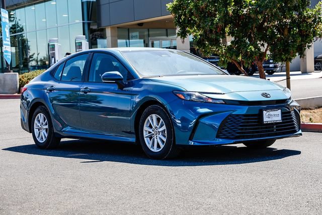 Used 2025 Toyota Camry LE w/ Convenience Package FWD image 6