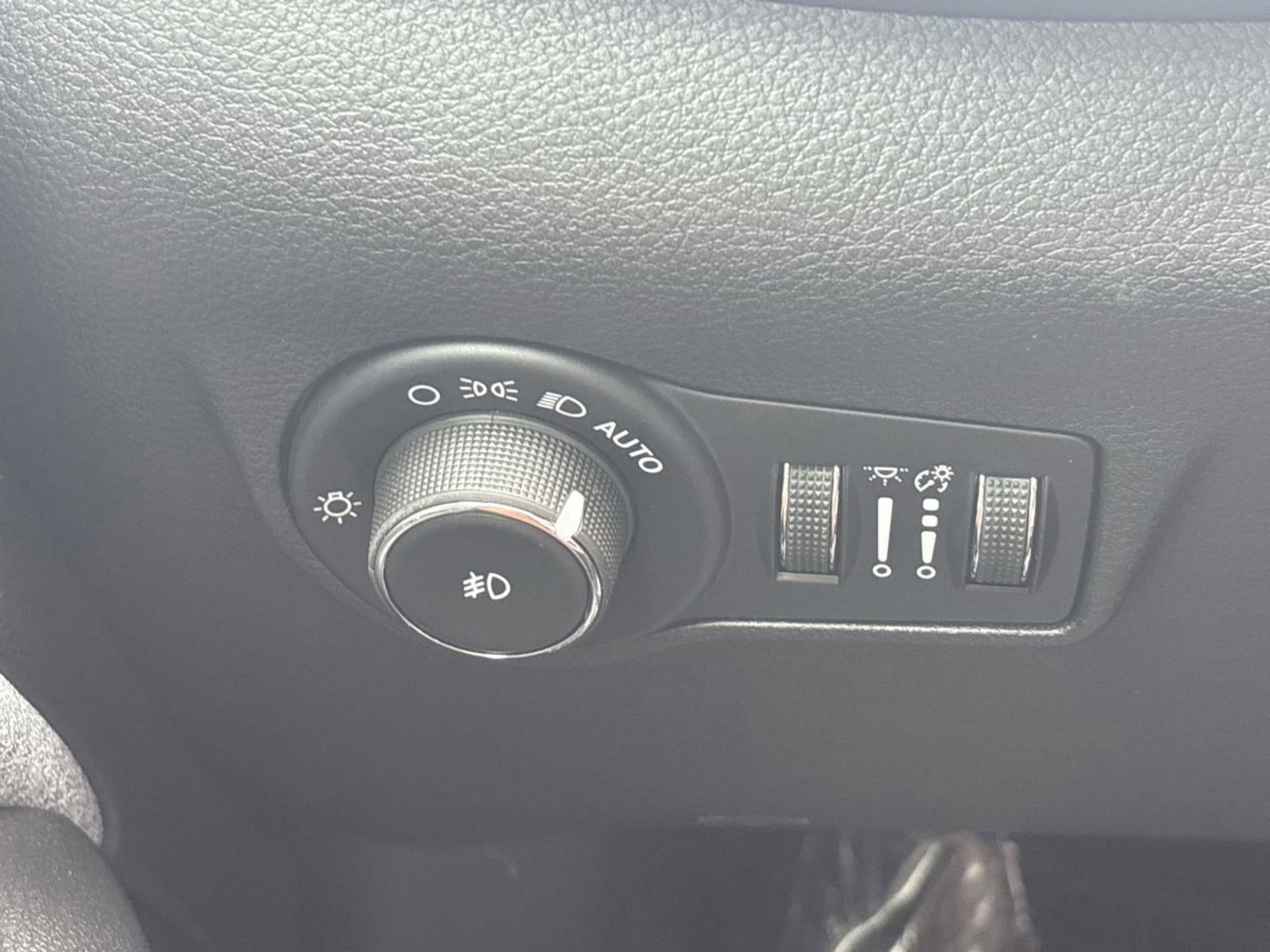 New 2026 Jeep Compass Latitude image 19