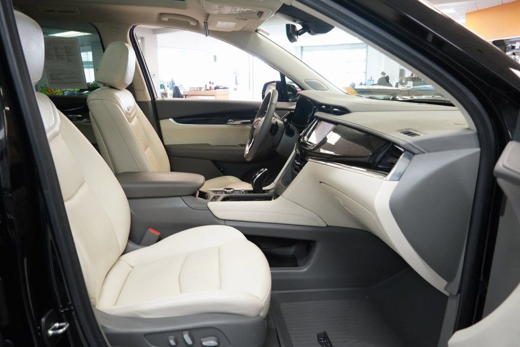 Used 2023 Cadillac XT6 Premium Luxury image 37