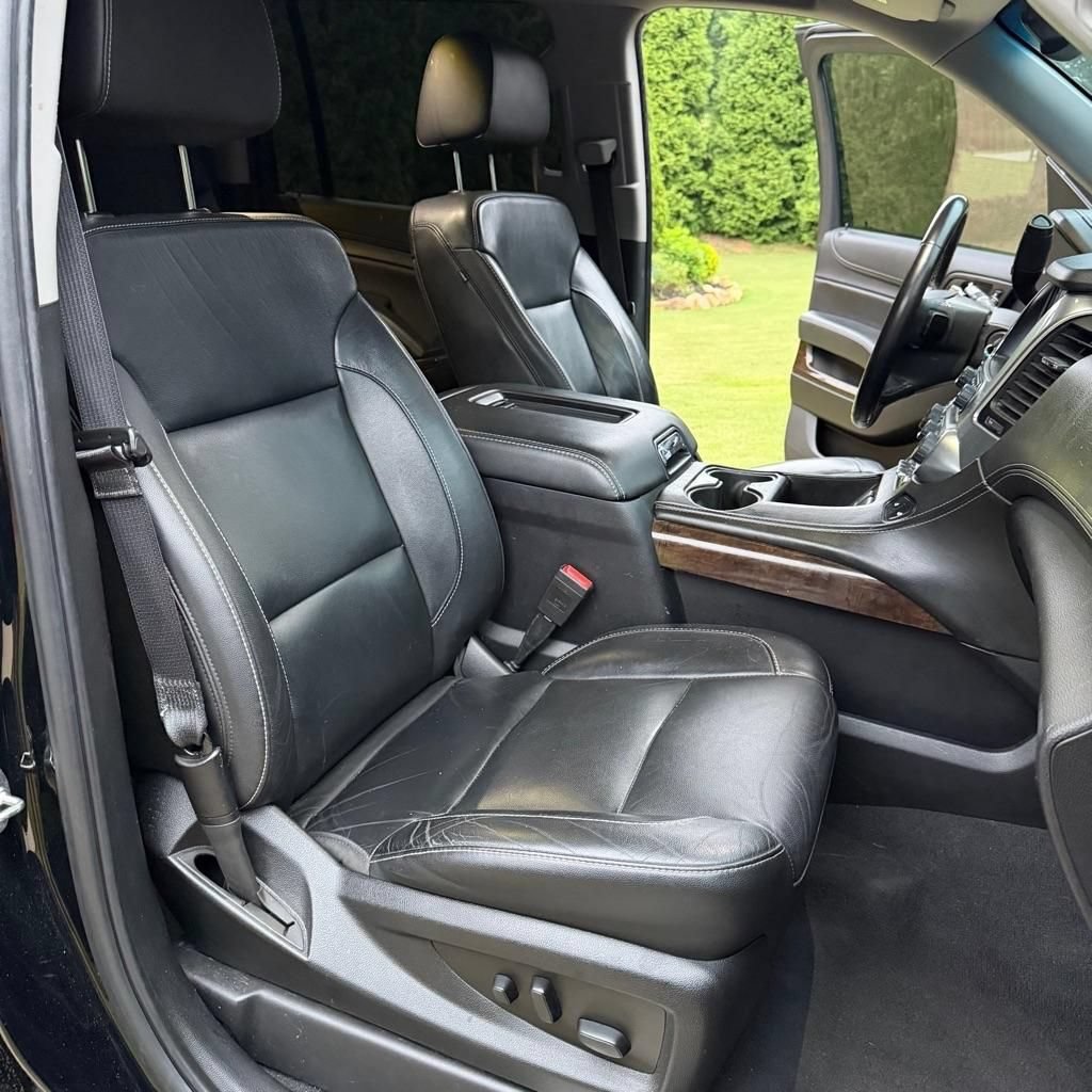 Used 2019 Chevrolet Suburban LT RWD image 18