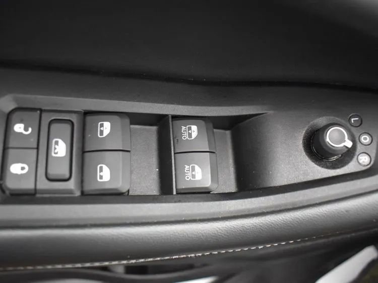 Used 2024 Jeep Grand Cherokee Limited image 21