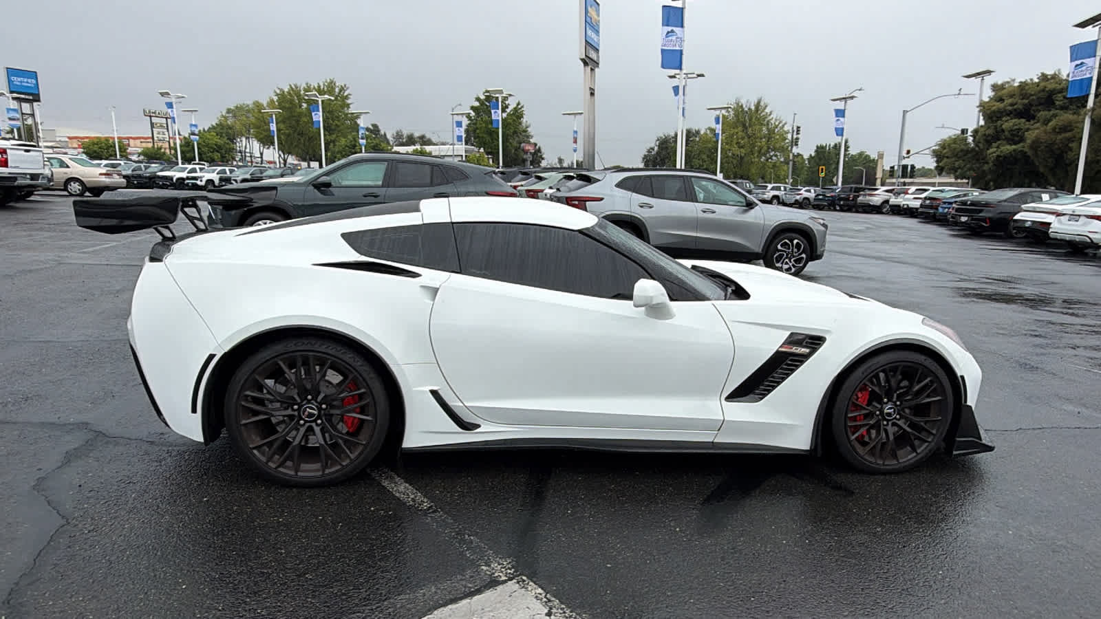 Used 2015 Chevrolet Corvette Z06 w/ 3LZ Preferred Equipment Group RWD image 4