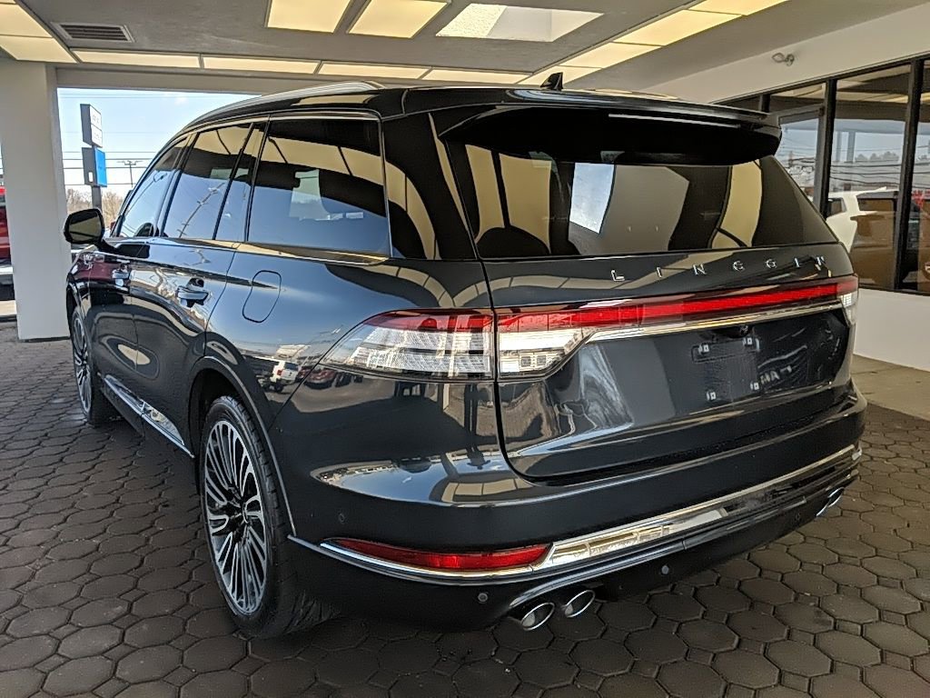 Certified 2023 Lincoln Aviator Black Label w/ Class IV Trailer Tow Package image 8