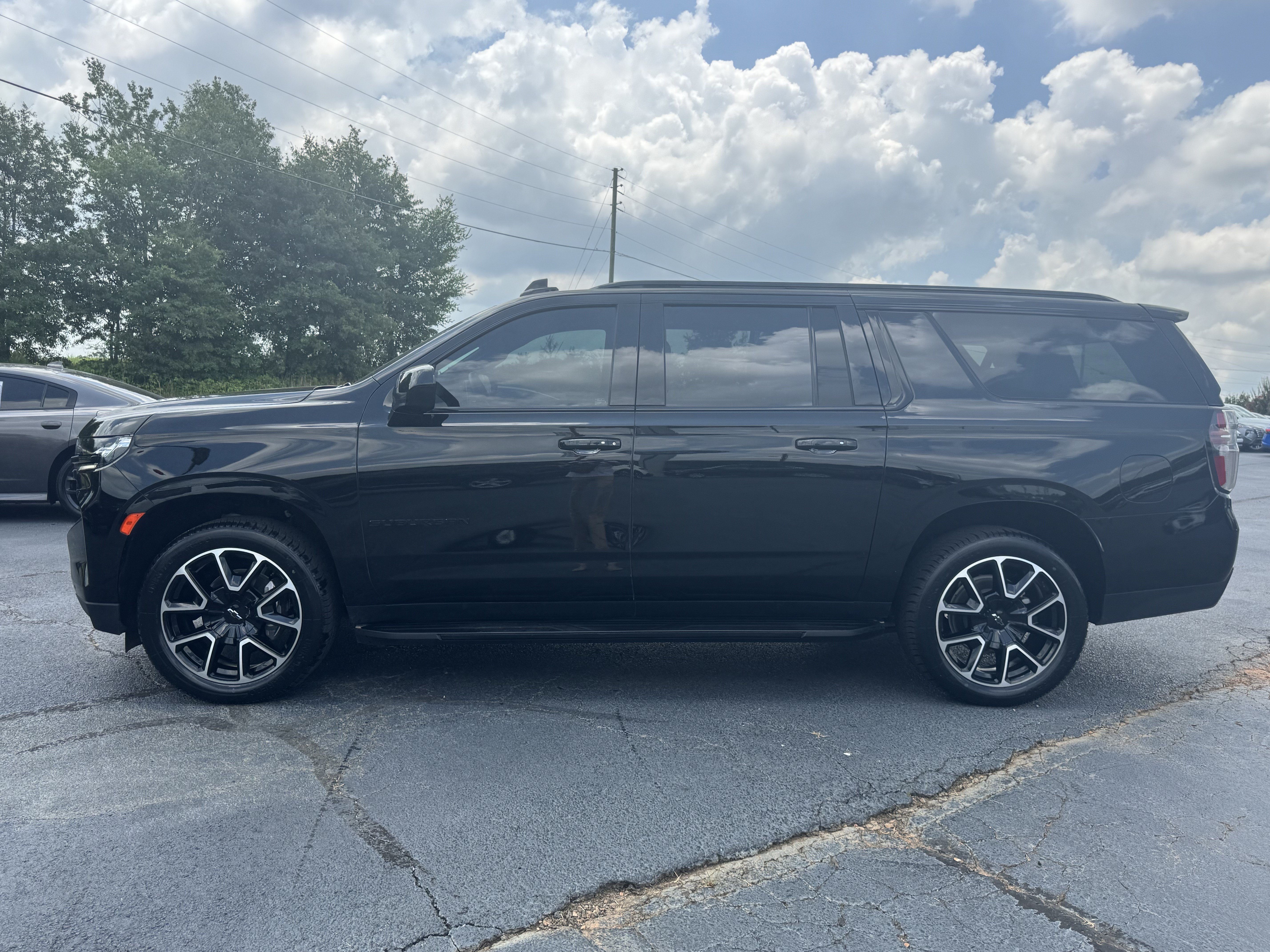 Used 2024 Chevrolet Suburban RST AWD/4WD image 8