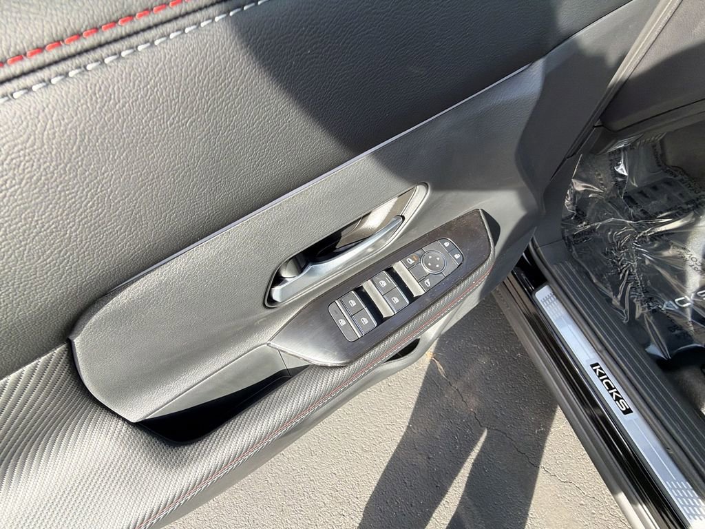 New 2026 Nissan Kicks SR w/ SR Premium Package AWD/4WD image 13