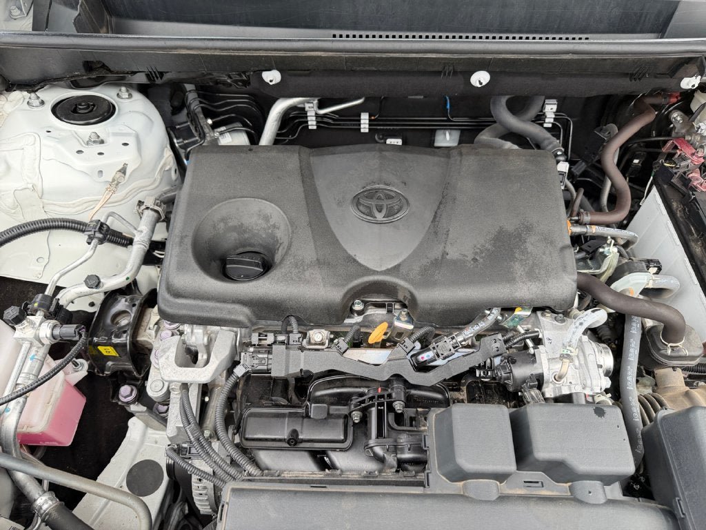 Used 2022 Toyota RAV4 XLE w/ Convenience Package FWD image 30