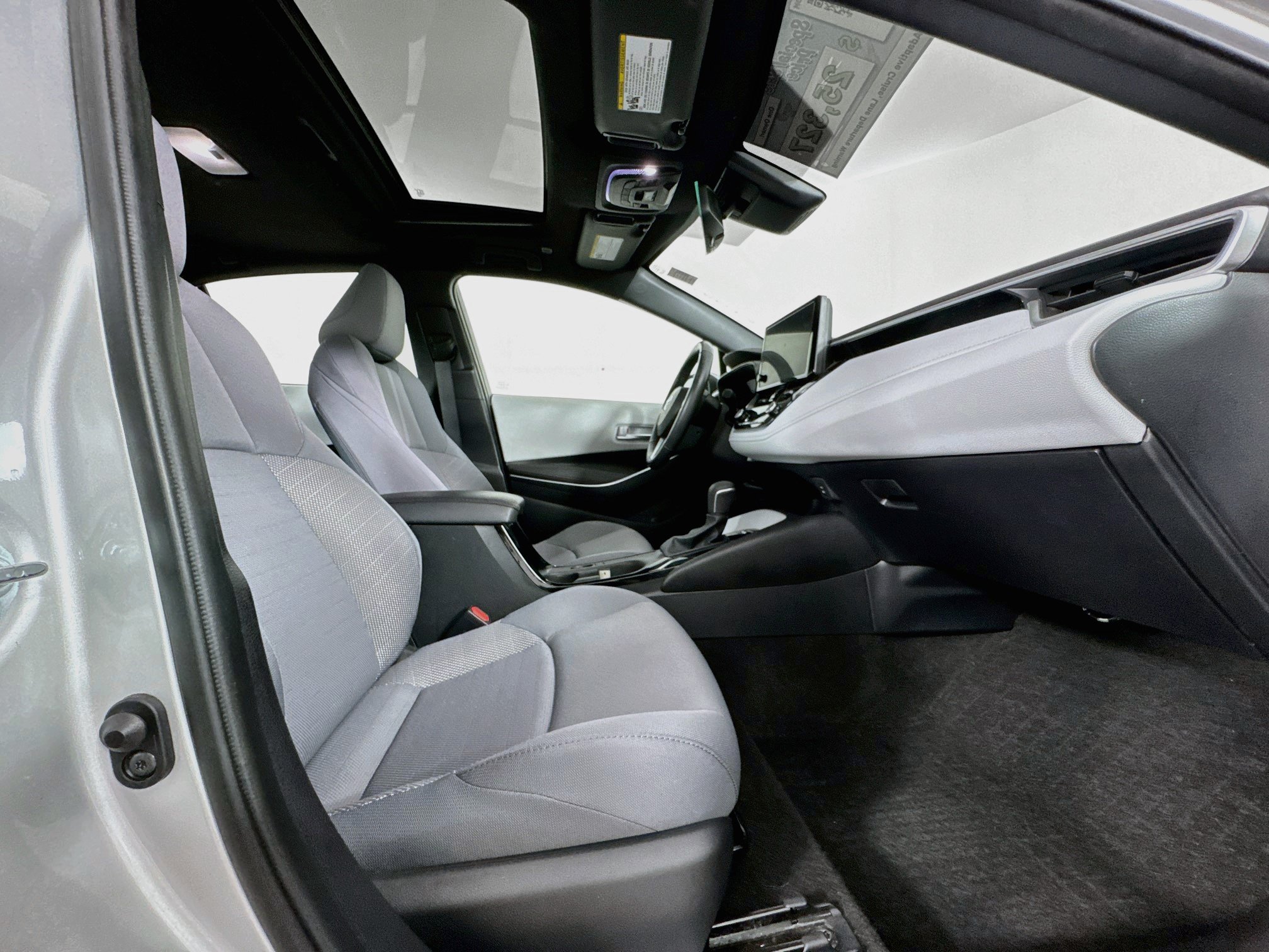 Certified 2023 Toyota Corolla SE w/ SE Premium Package FWD image 28