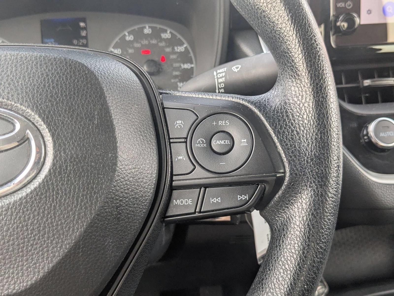 Used 2024 Toyota Corolla LE FWD image 17