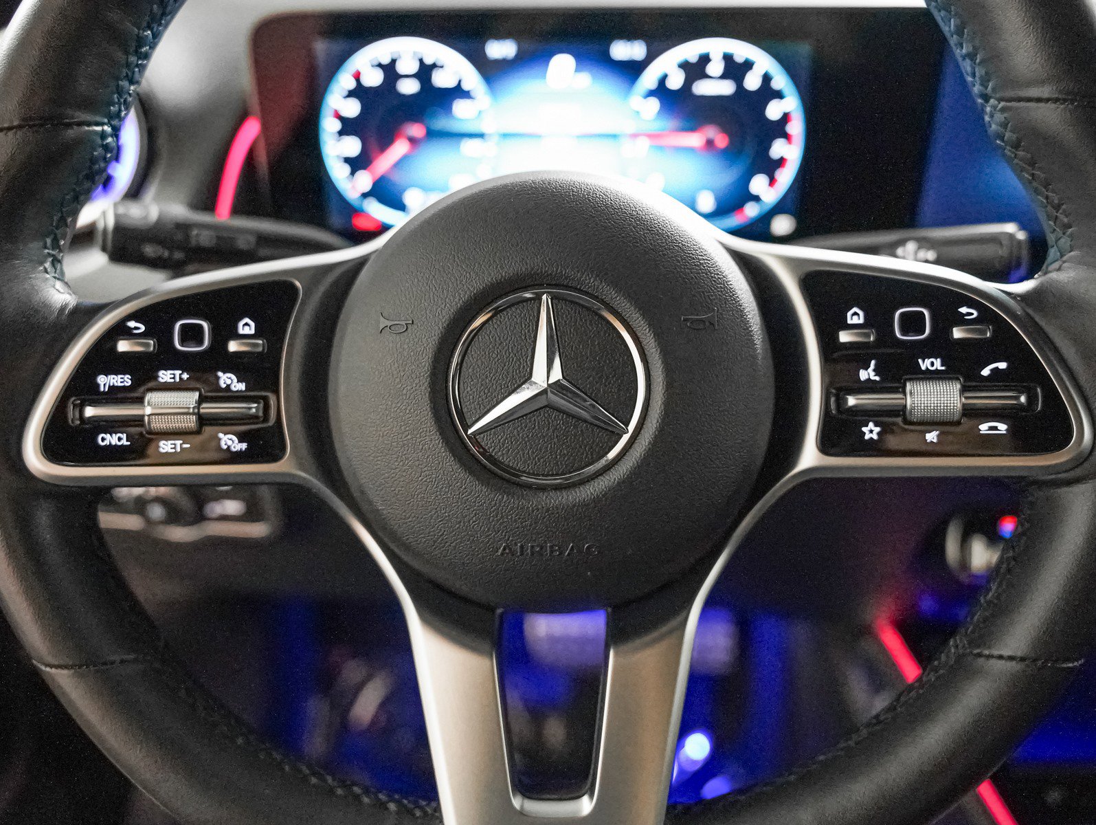 Certified 2022 Mercedes-Benz GLB 250 image 12