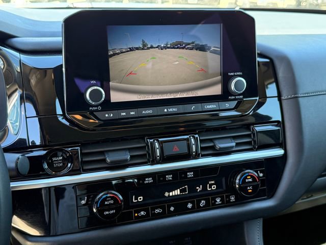 Used 2025 Nissan Pathfinder SV image 22