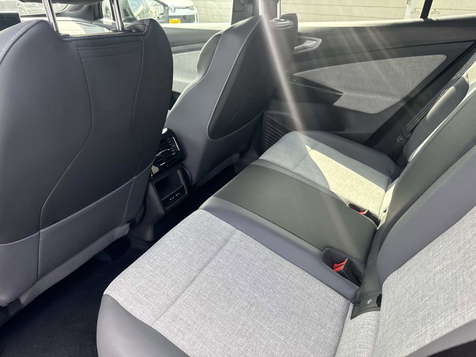 Certified 2025 Volkswagen ID.4 Pro image 10