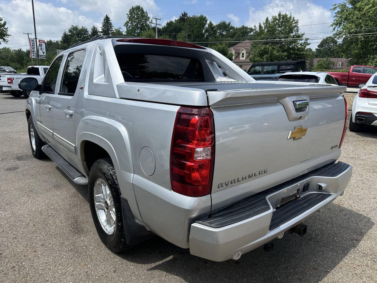Used 2012 Chevrolet Avalanche LT AWD/4WD image 4