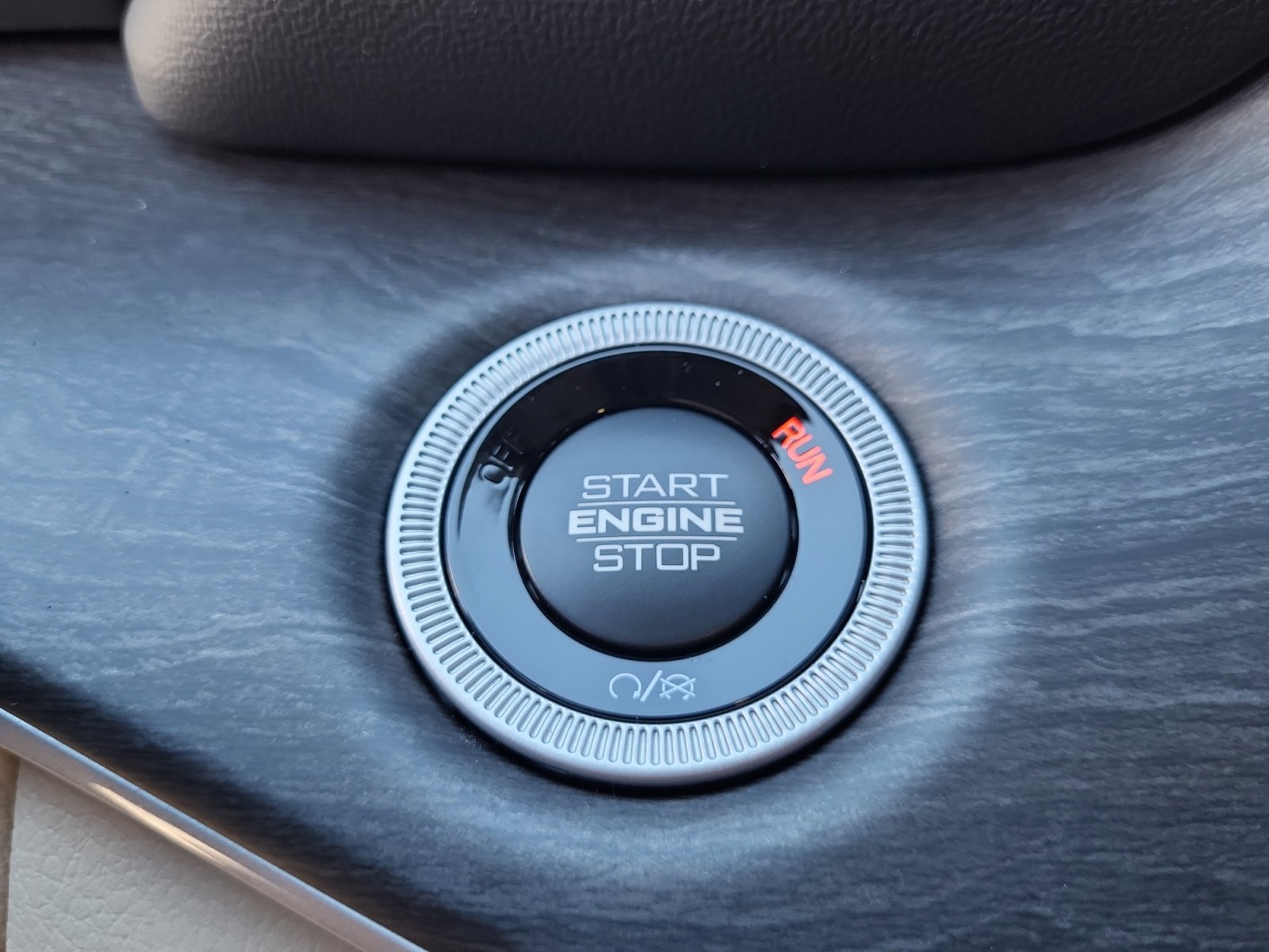 New 2025 Jeep Grand Cherokee L Limited w/ Black Appearance Package image 29