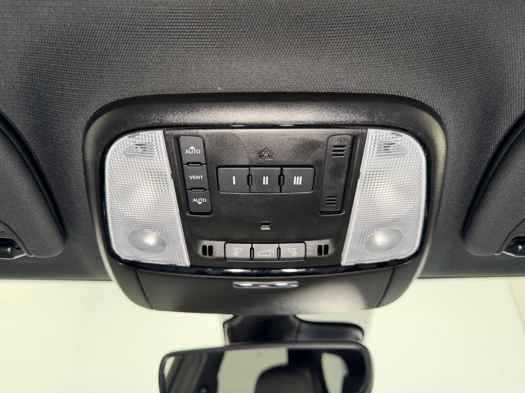 Used 2024 Dodge Durango R/T w/ Blacktop Package AWD/4WD image 15