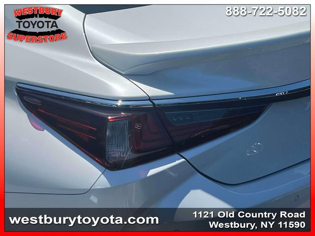 Used 2023 Lexus ES 350 w/ Premium Package FWD image 11