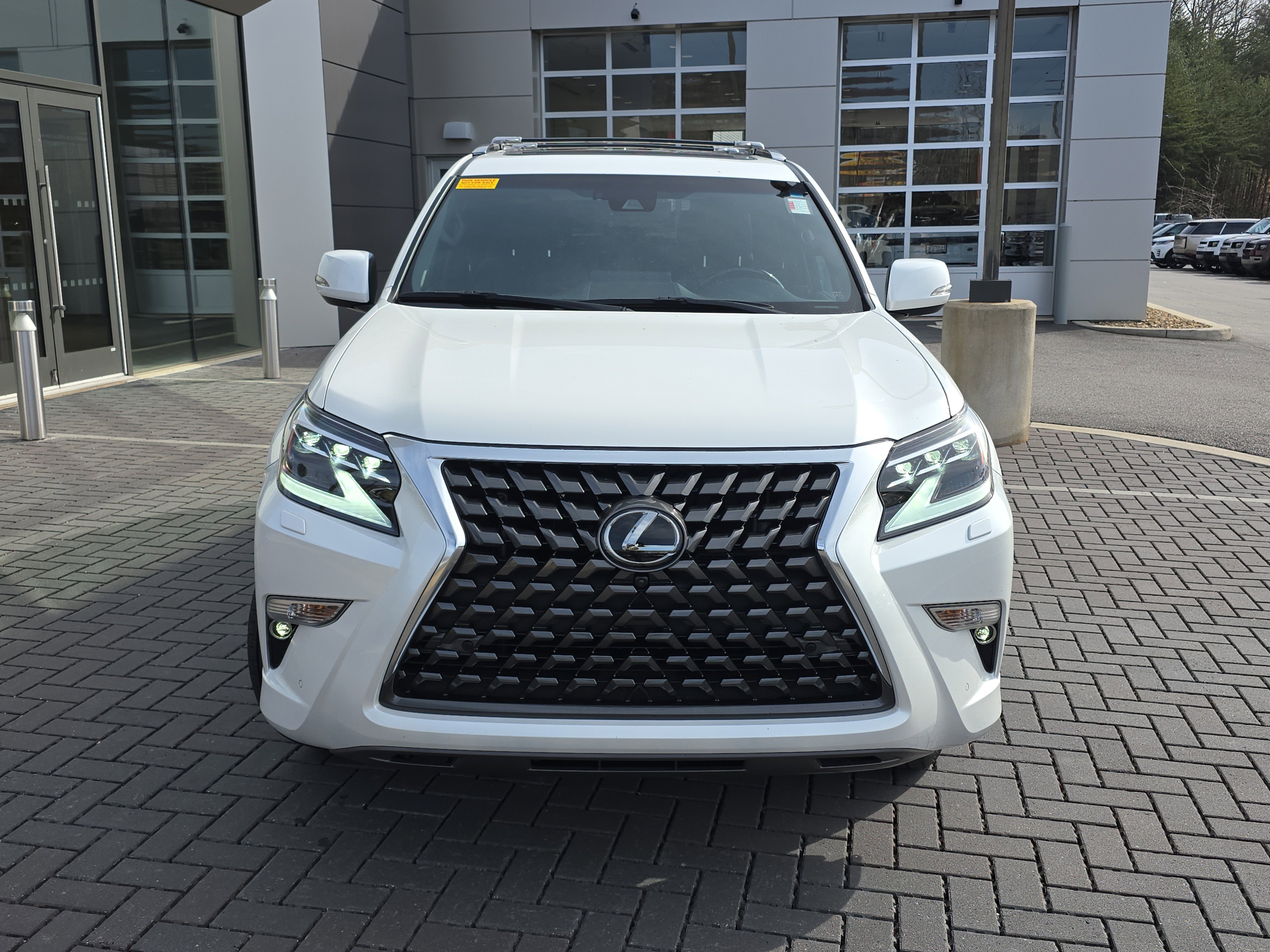 Used 2023 Lexus GX 460 Luxury w/ Accessory Package image 2