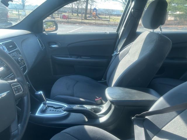 Used 2014 Chrysler 200 LX image 8