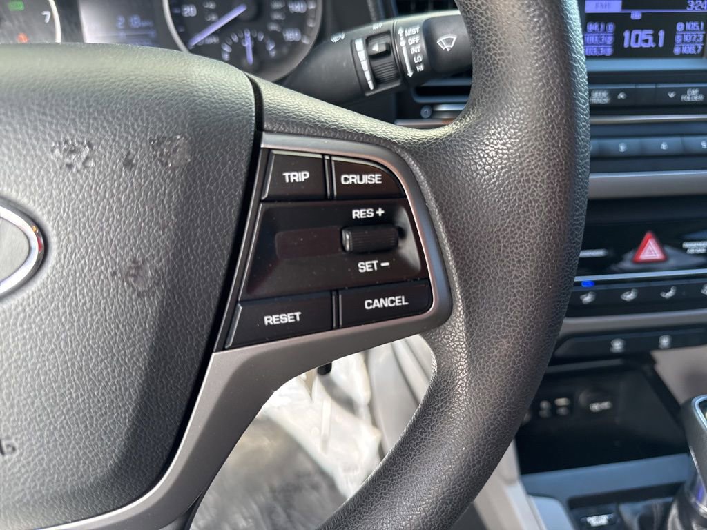 Used 2017 Hyundai Elantra SE image 14