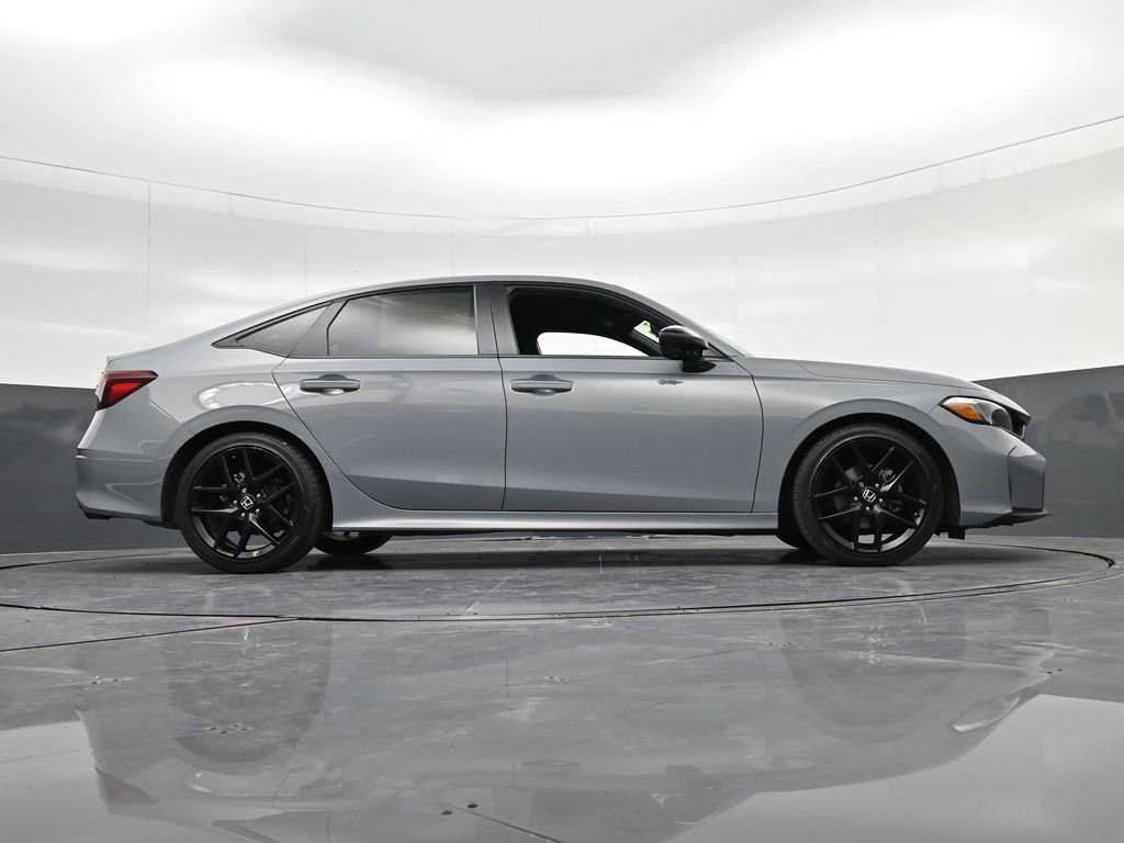 Used 2025 Honda Civic Sport image 32