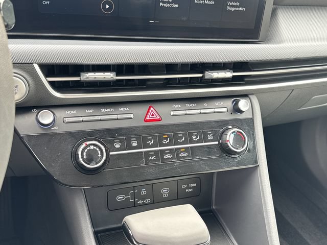 Used 2025 Hyundai Sonata SE FWD image 33