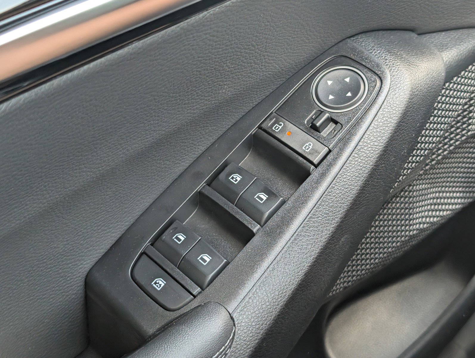 New 2026 Kia Seltos EX FWD image 17