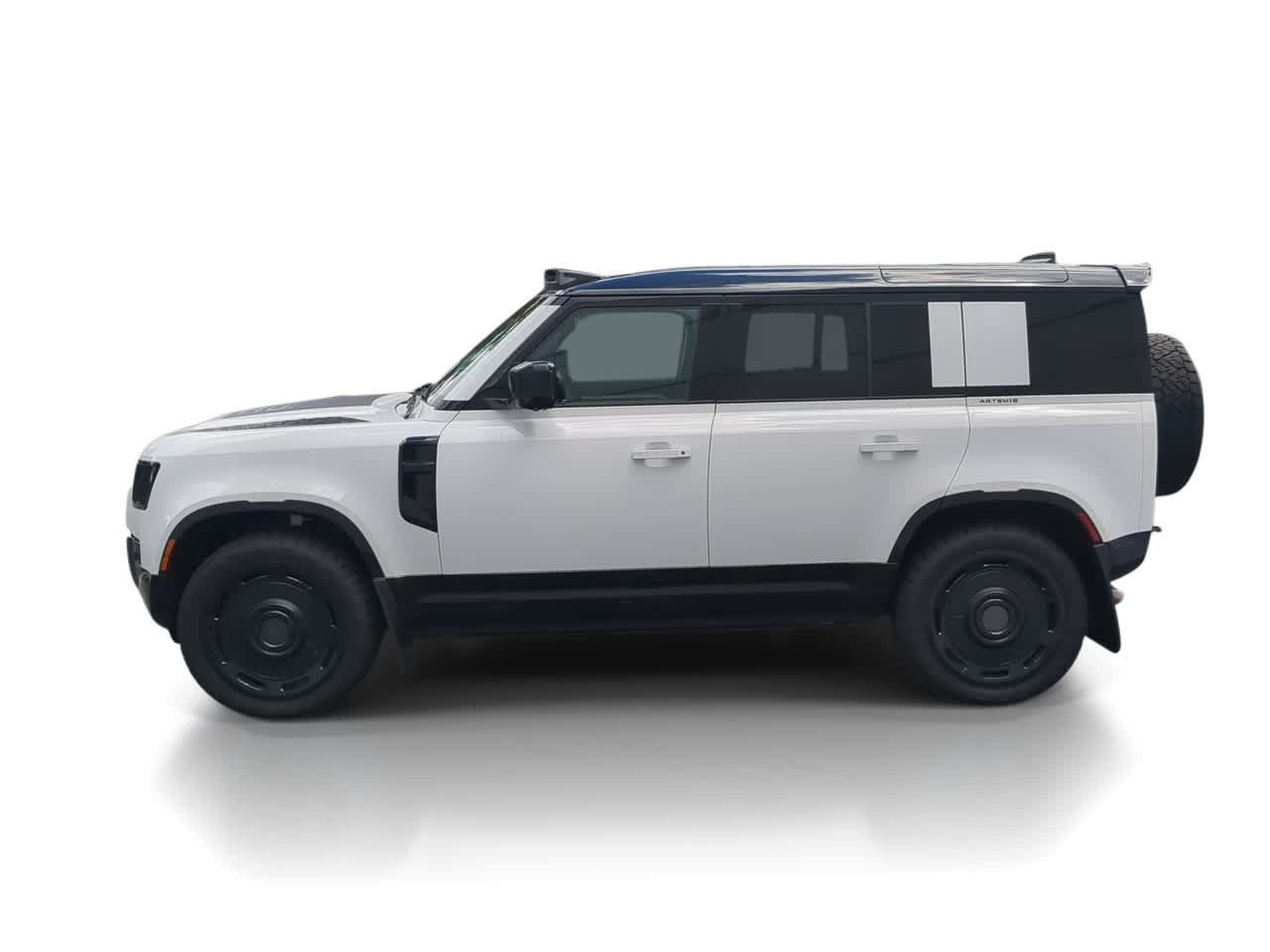 Certified 2025 Land Rover Defender 110 V8 AWD/4WD image 5