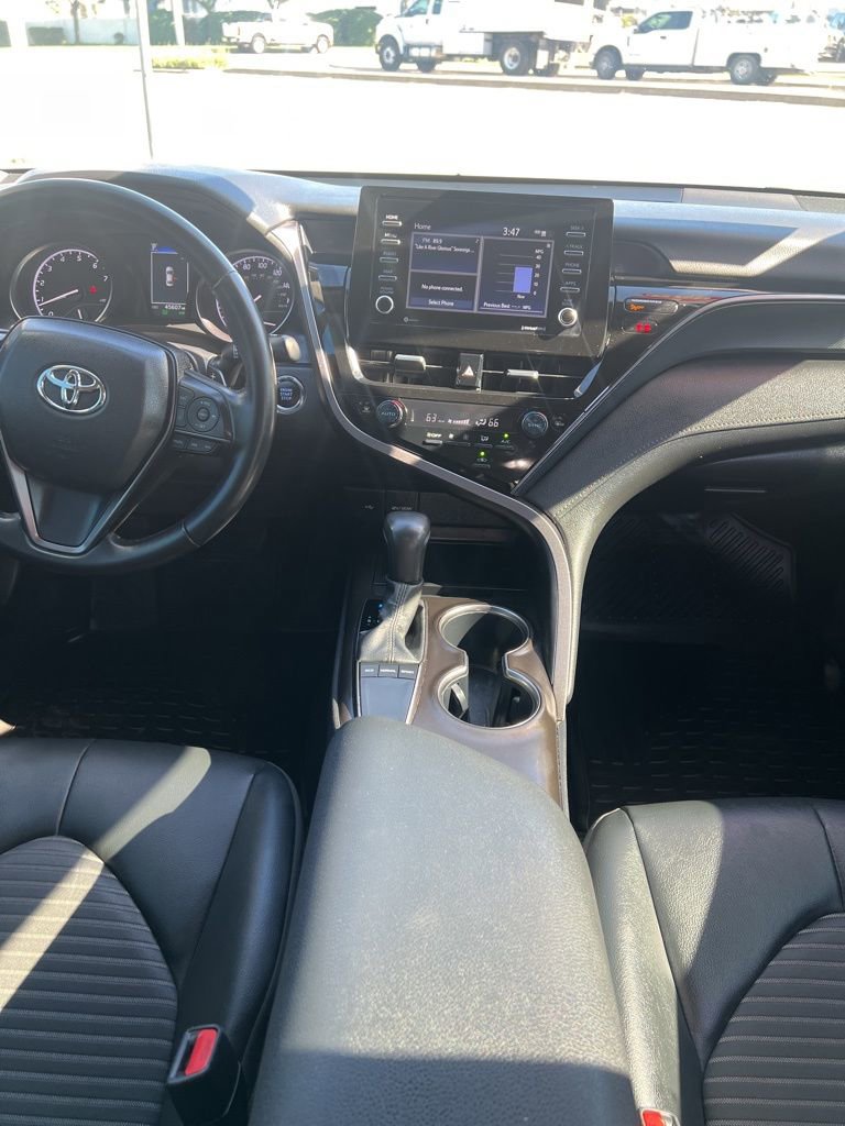 Used 2024 Toyota Camry SE w/ Convenience Package image 17