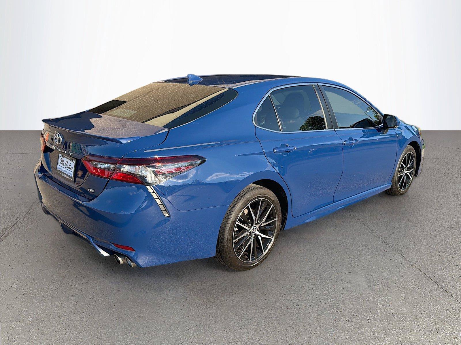 Used 2023 Toyota Camry SE FWD image 4