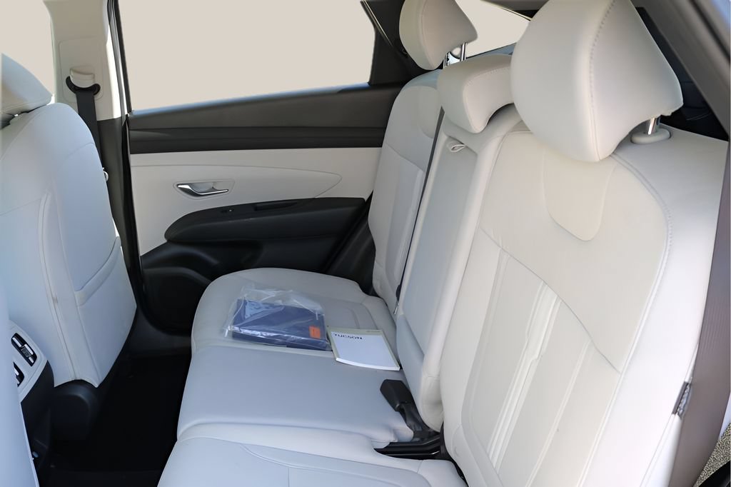 Used 2025 Hyundai Tucson SEL FWD image 13