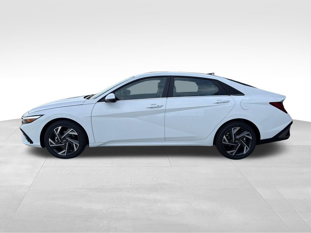 New 2026 Hyundai Elantra Limited FWD image 2