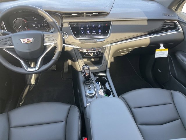 New 2025 Cadillac XT6 Luxury image 33