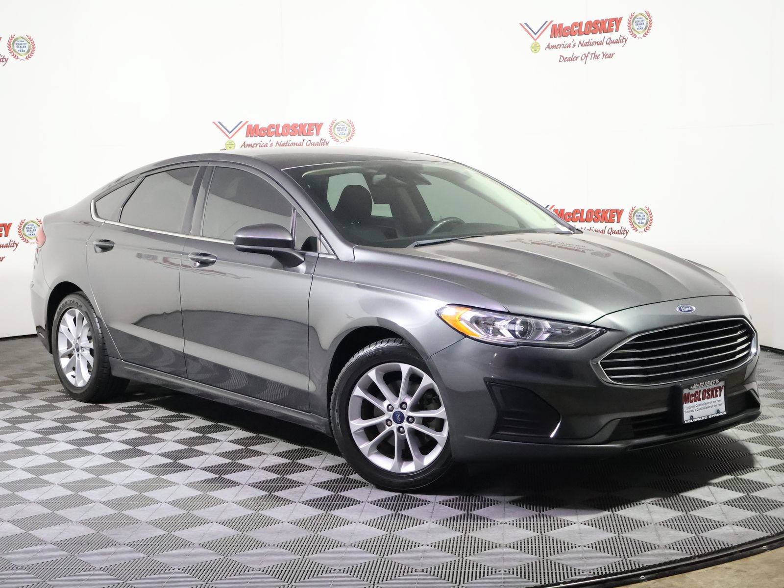 Used 2020 Ford Fusion SE FWD image 2