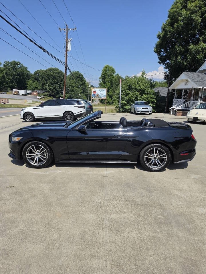 Used 2017 Ford Mustang Premium RWD image 3