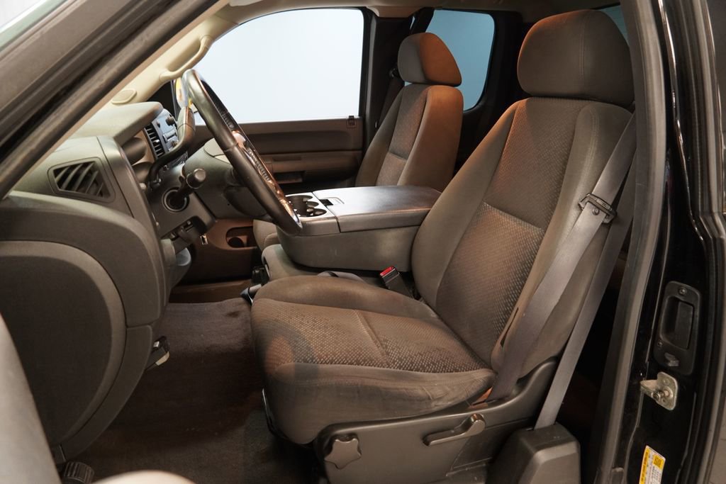 Used 2007 Chevrolet Silverado 1500 LT w/ Towing Package RWD image 3