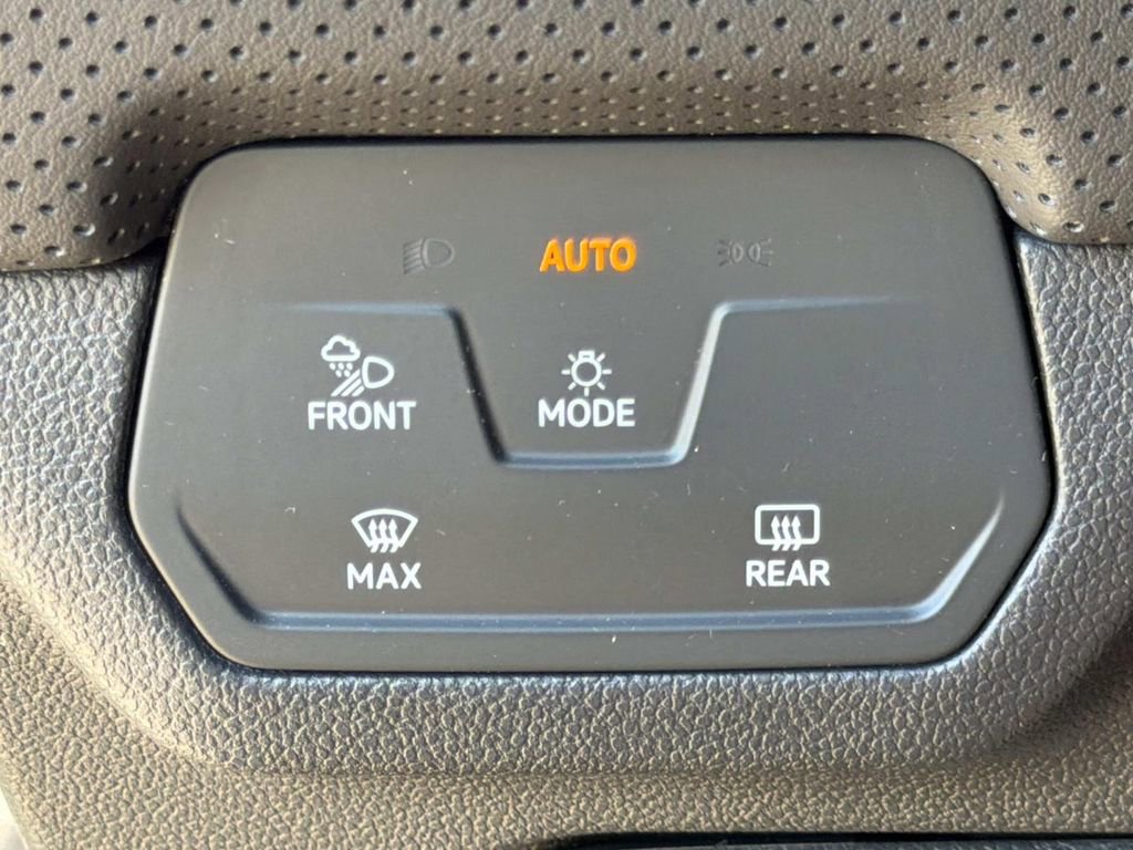 Used 2024 Volkswagen Atlas Cross Sport SEL Premium R-Line image 15