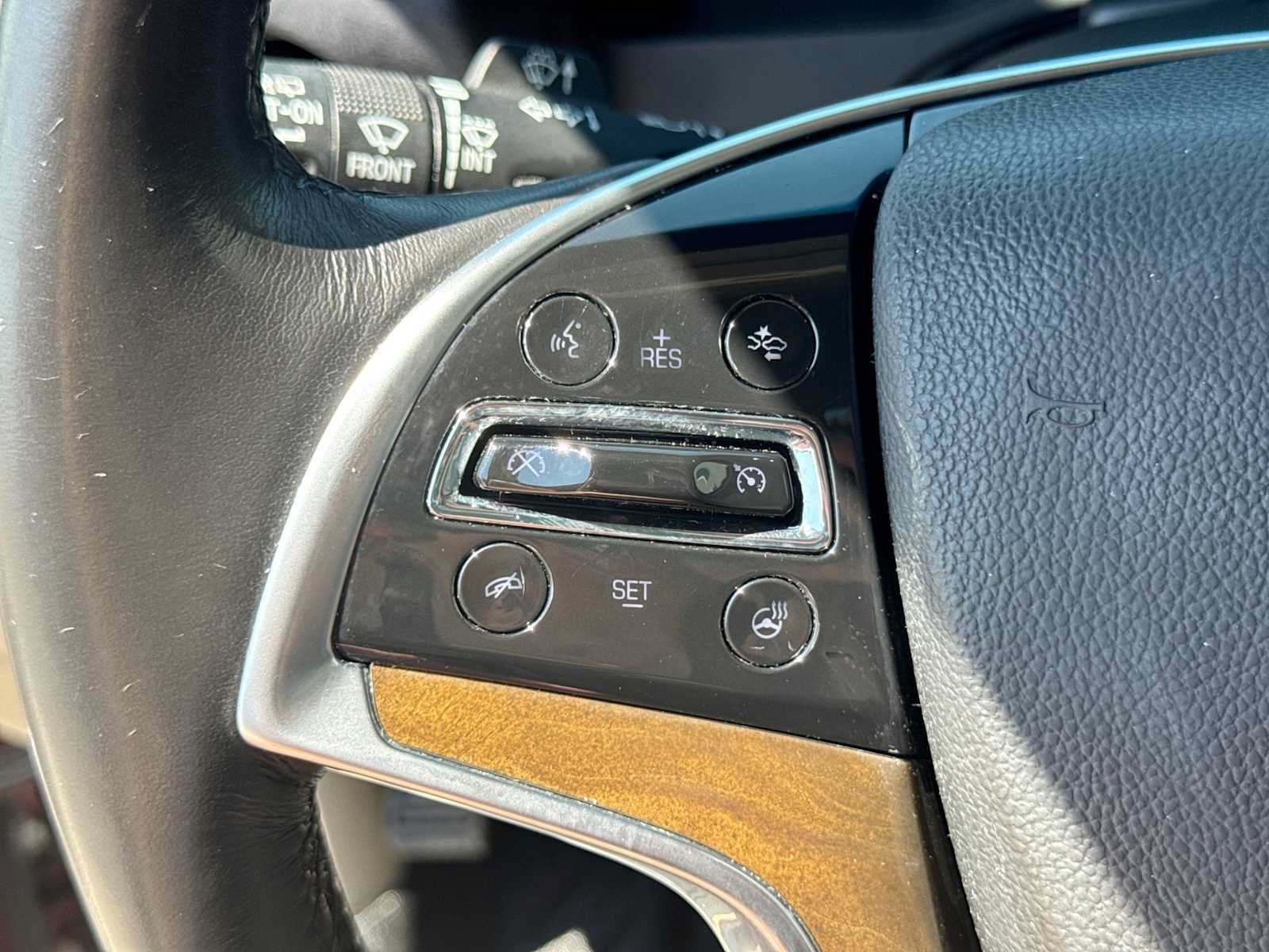 Used 2019 Cadillac Escalade Luxury w/ LPO, Radiant Package AWD/4WD image 25