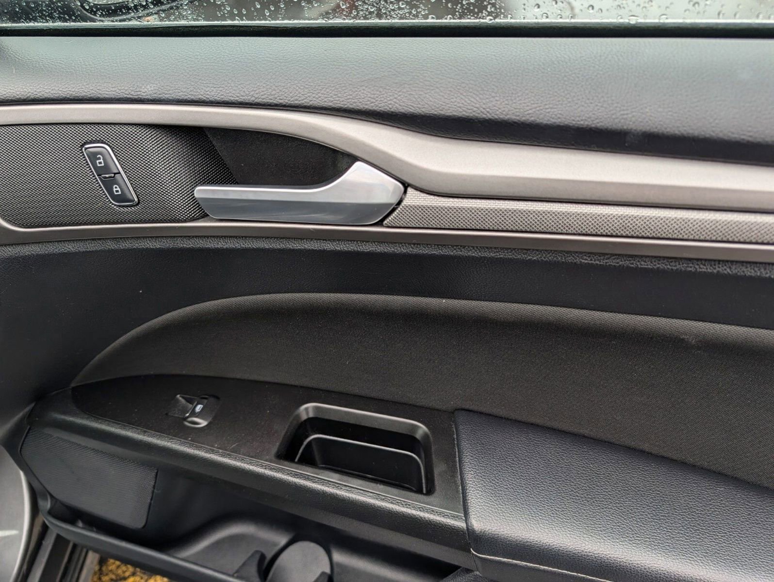 Used 2017 Ford Fusion SE image 22