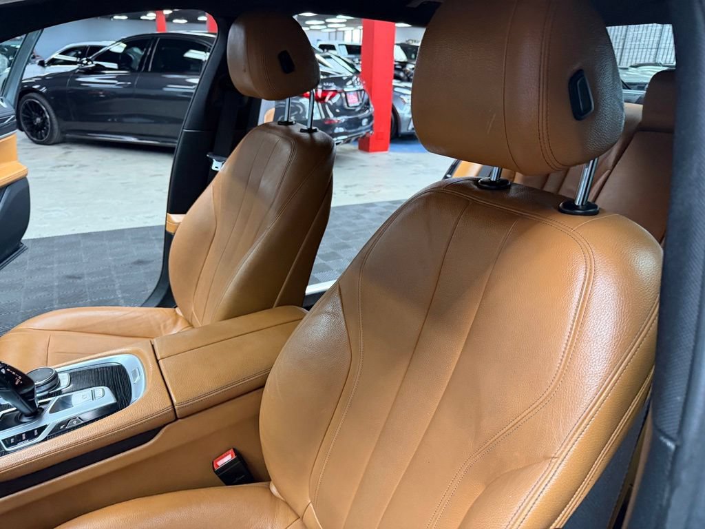 Used 2019 BMW 740i w/ M Sport Package RWD image 34