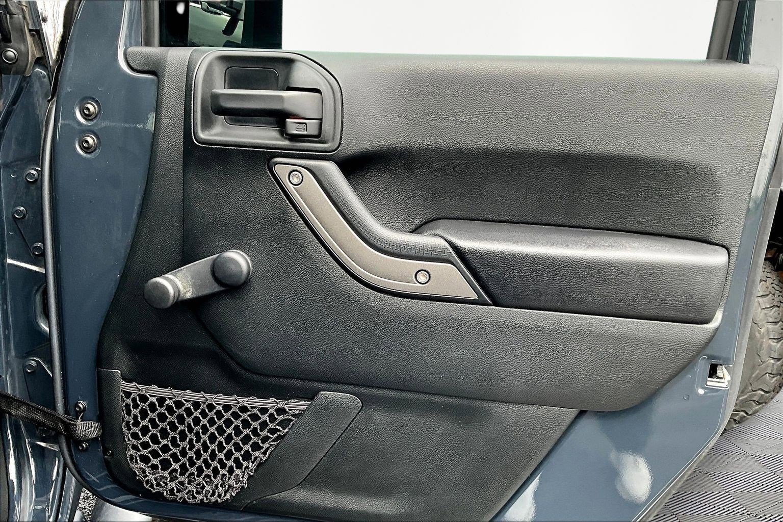 Used 2018 Jeep Wrangler Unlimited Sport w/ Connectivity Group image 28