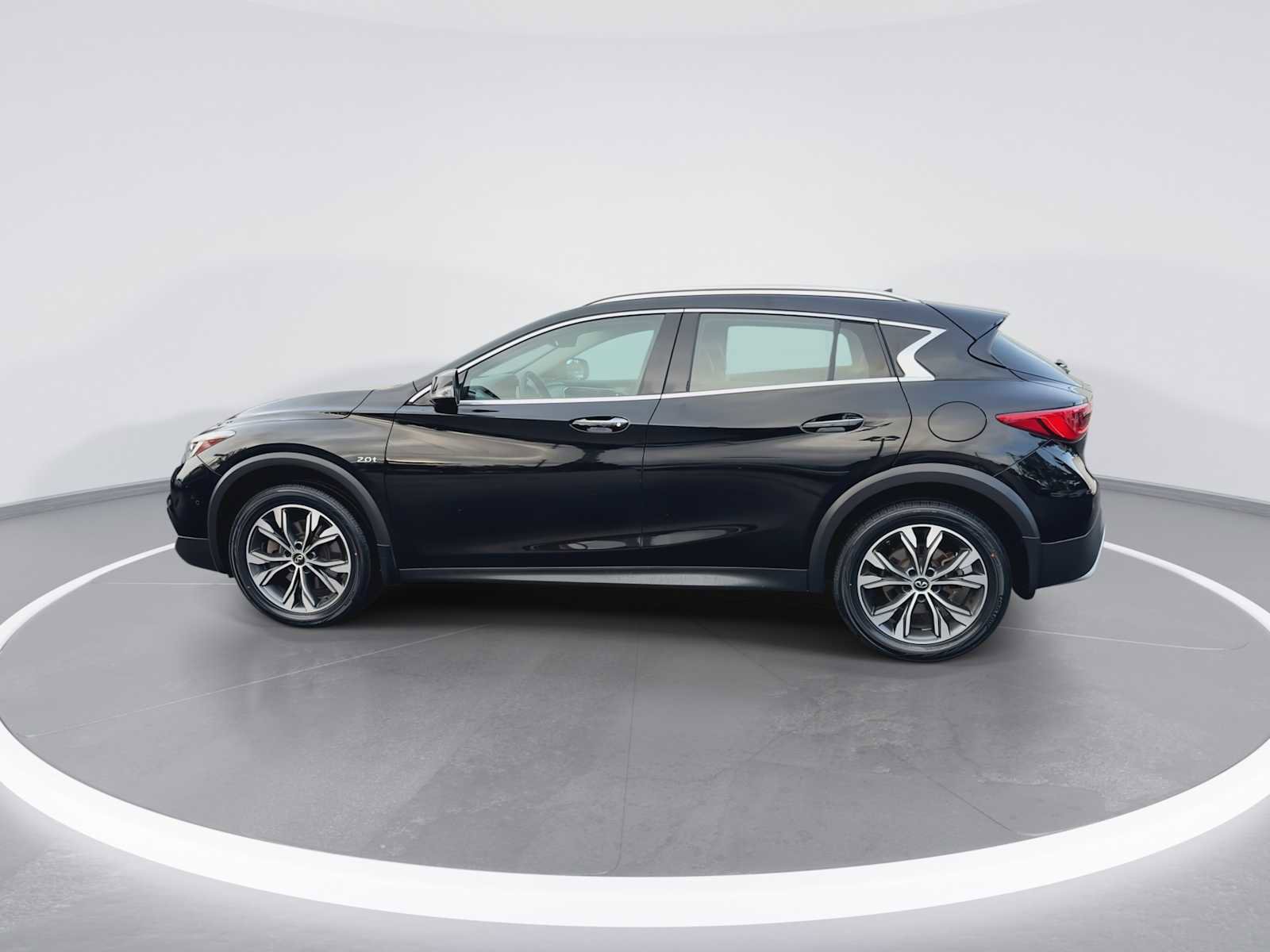 Used 2018 INFINITI QX30 AWD image 5
