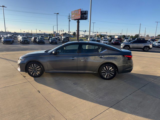 Used 2025 Nissan Altima 2.5 SV image 6