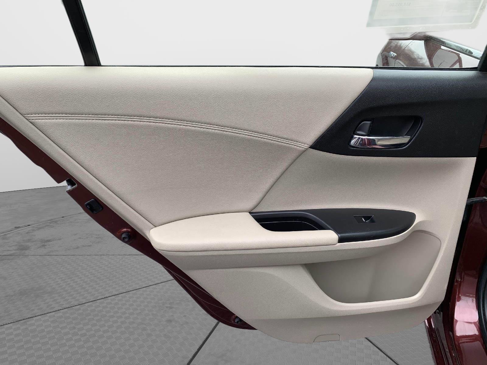 Used 2017 Honda Accord EX-L image 39