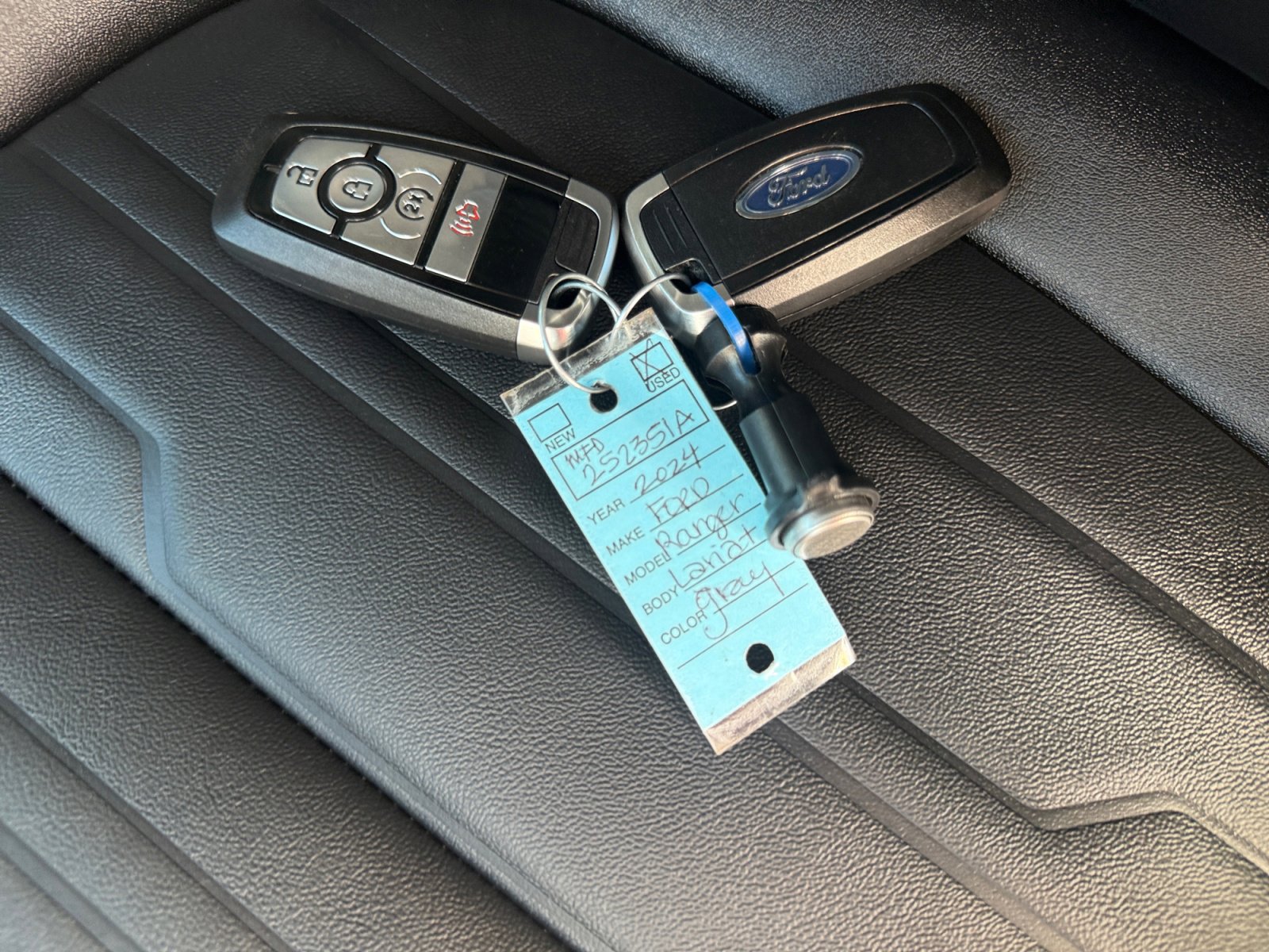 Used 2024 Ford Ranger Lariat w/ FX4 Off-Road Package image 32