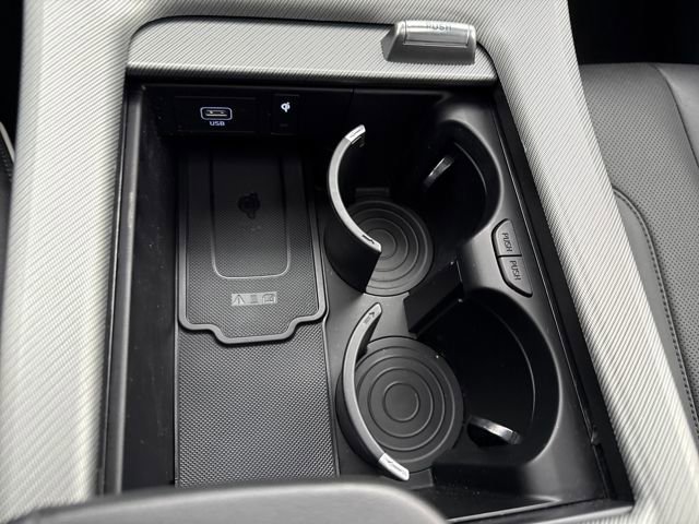 Used 2023 Hyundai Palisade SEL w/ Premium Package image 34