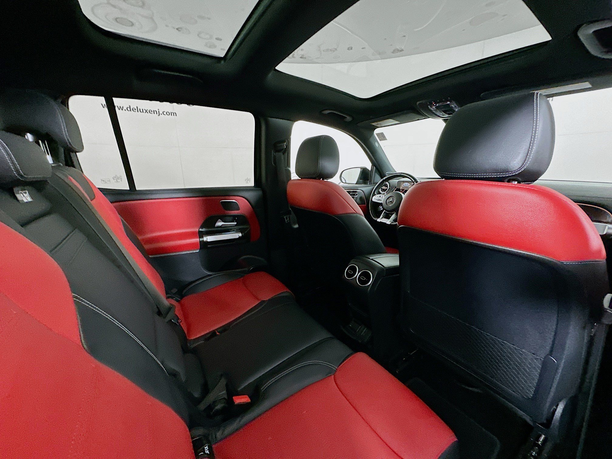 Used 2022 Mercedes-Benz GLB 35 AMG 4MATIC image 31