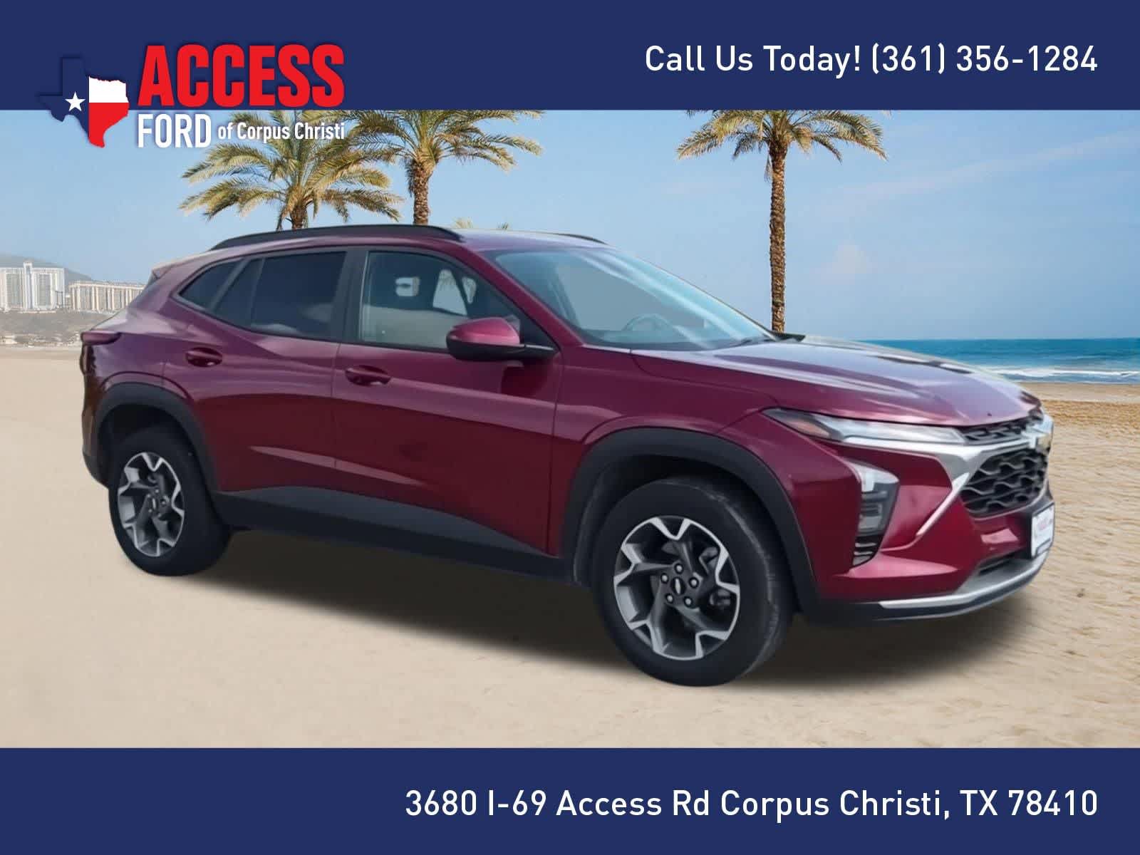 Used 2024 Chevrolet Trax LT FWD image 2